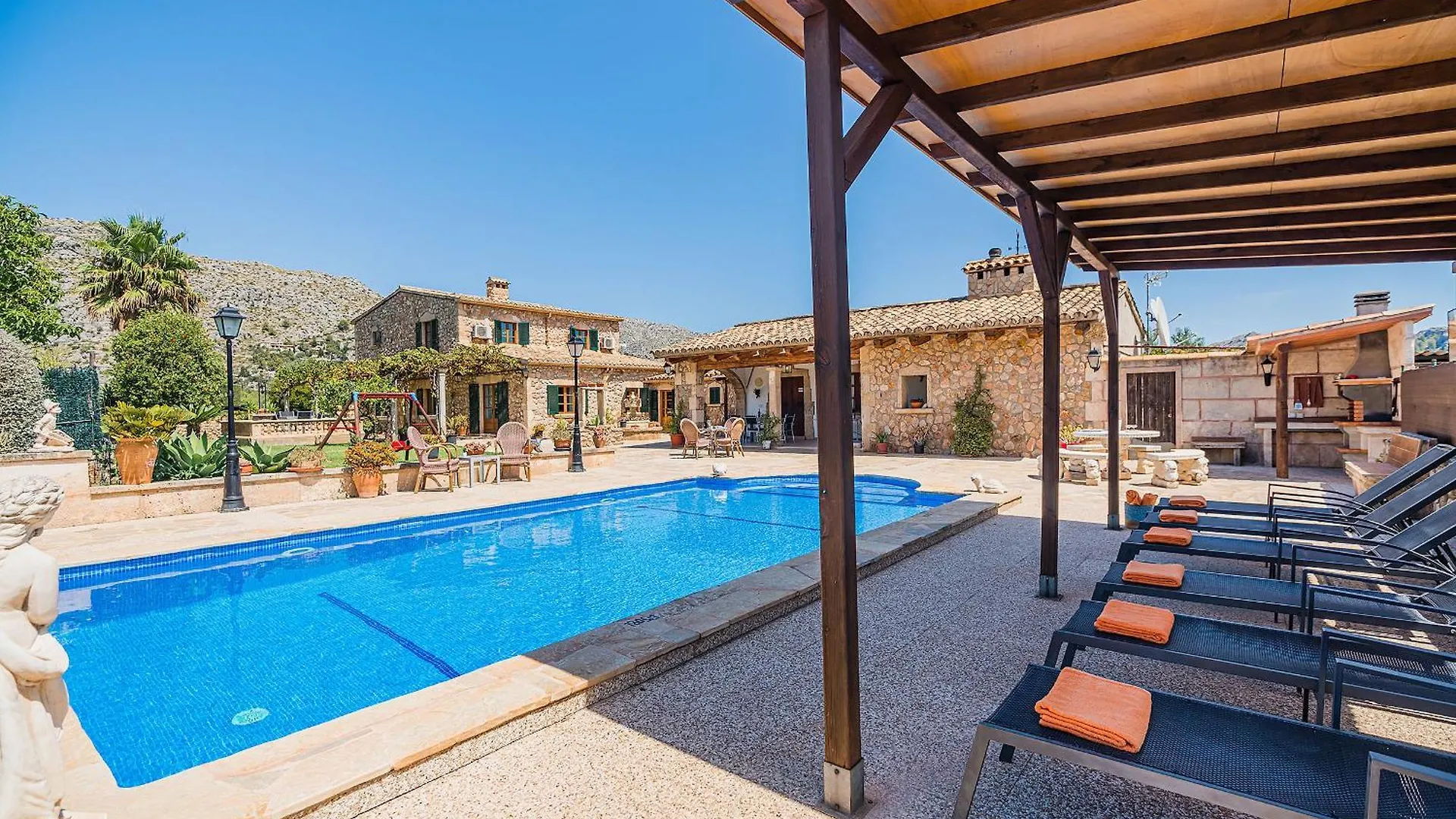 הקונטקטים של Villa Toni Mosca